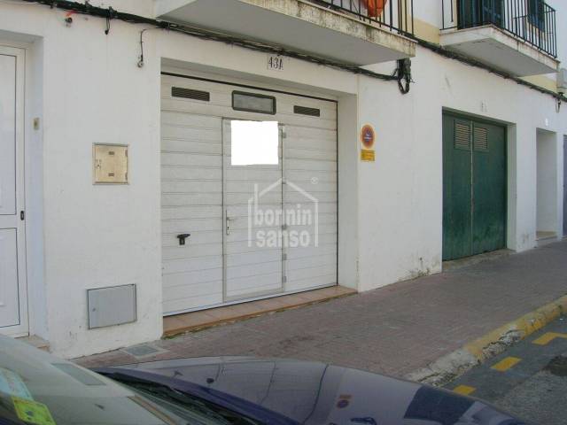 Gewerbliches Lokal/Paarkplatz/Betrieb in Es Castell (Town)