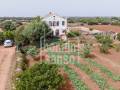 Enjoy the calm of the countryside in this beautiful property on the outskirts of Ciutadella, Menorca