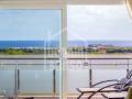 Vistas panorámicas desde este magnifico apartamento en Coves Noves, Menorca