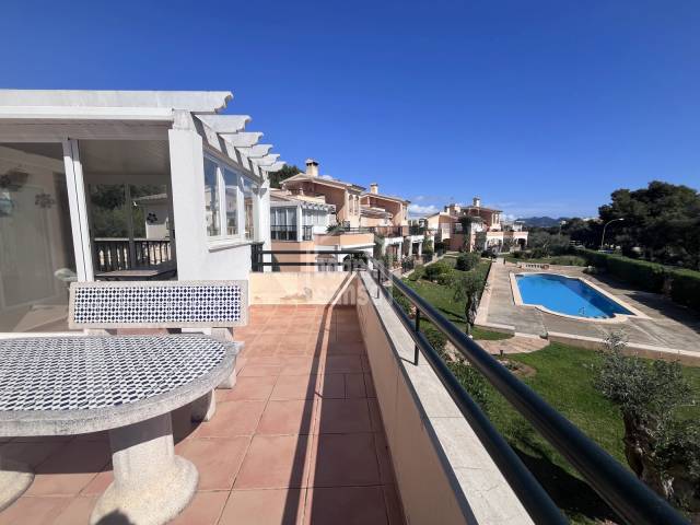Bright and peaceful two-bedroom apartment with swimming pool in Cala Millor, Mallorca.