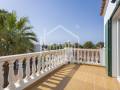 Chalet con amplio jardín y piscina privada de agua salada en Son Vitamina menorca