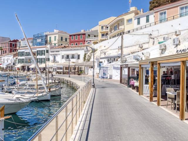 Restaurant en traspàs a Cales Fonts, Menorca.