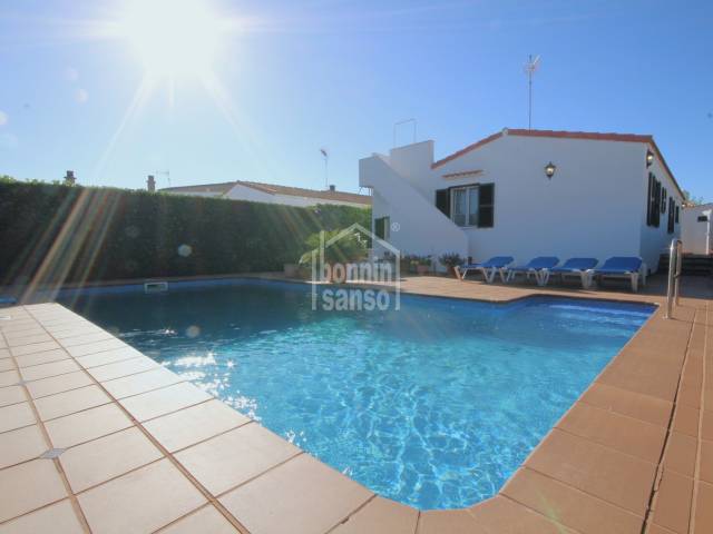 Chalet de ensueño en la exclusiva zona residencial de Cala’n Blanes, Ciutadella, Menorca