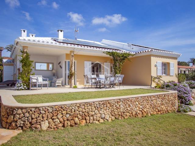 Wunderbare Villa an der Südküste mit Meerblick und Touristenlizenz in Binisafua Rotters, Menorca.
