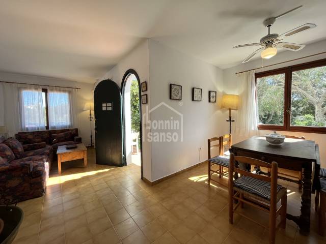 Apartamento duplex adosado en Calan Blanes, Ciutadella, Menorca.