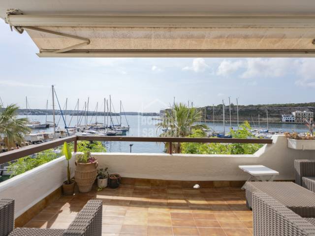 Appartement exclusif avec terrasses et vues privilégiées sur le port de Mahón. Menorca
