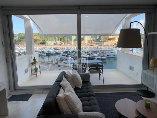 Espectacular apartamento en primera línea del puerto de Mahón, Menorca