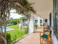 Chalet con piscina y vistas al mar en Cala Llonga, Menorca