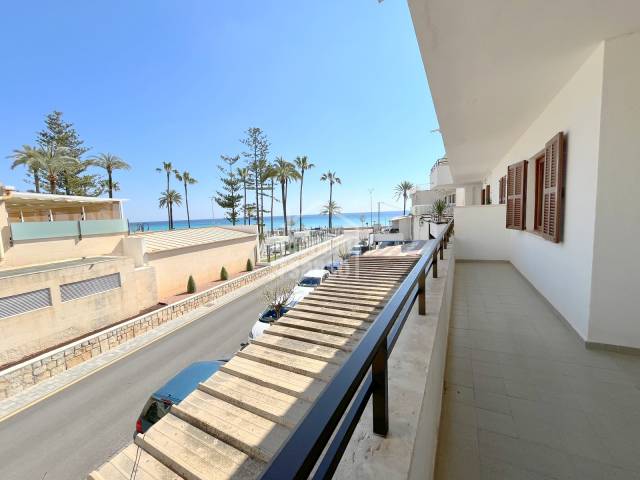 Frontline apartment with sea views and two terraces, Cala Millor, Mallorca