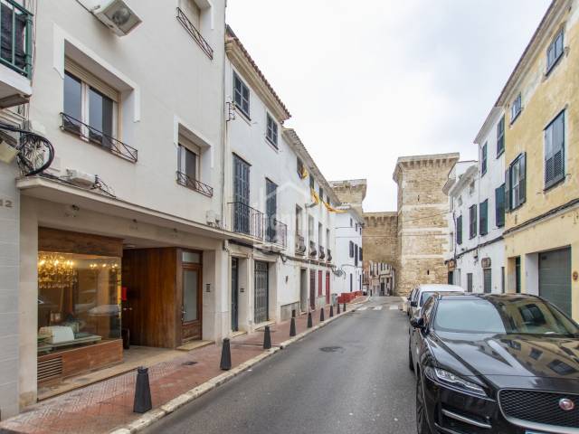 Amplio local comercial próximo al centro de Mahón, Menorca