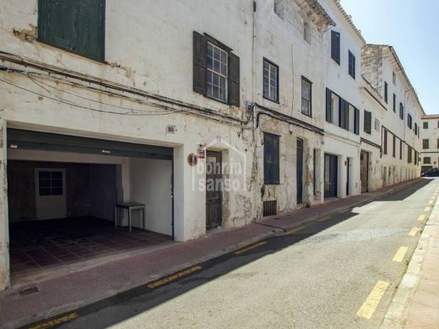 Finca de principios del 1800 situado en el centro histórico de mahón -Menorca-