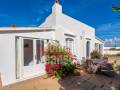 Charming 2-Bedroom House with Terrace, Garden Views, and Tourist License