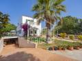 Chalet con amplio jardín y piscina privada de agua salada en Son Vitamina menorca