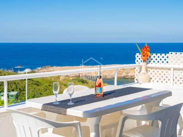 In esclusiva.Affascinante appartamento con vista mare panoramica. Son Parc. Minorca