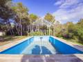 Chalet en première ligne avec piscine et accès direct à la mer à Ciutadella, Minorque