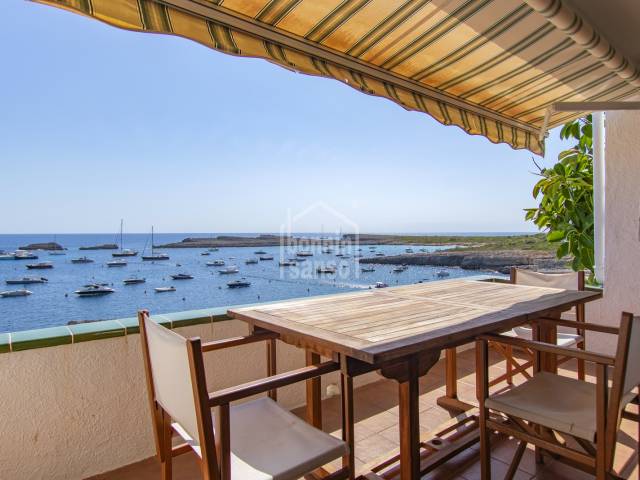 Bel appartement avec terrasse et vue mer à Cala Torret, municipalité de Sant LLuís, Minorque.