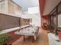 Dúplex de 210m² con tres dormitorios, terraza en azotea con solarium y barbacoa en Mahón, Menorca