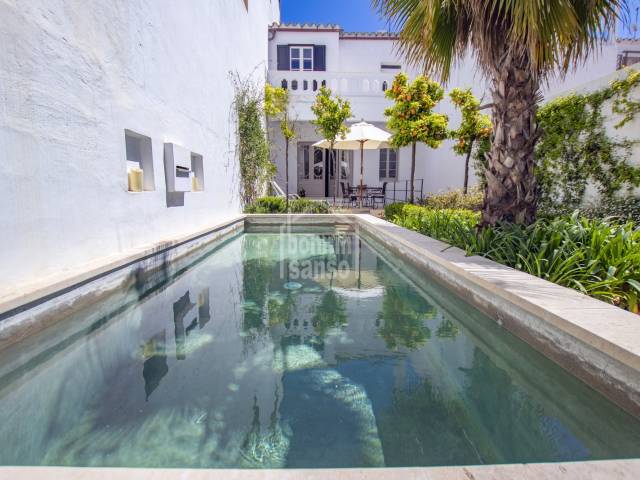 Maison de ville restaurée avec jardin et piscine au centre de San Luis