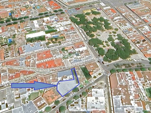 Interesting investment opportunity, development premises and plot adjoining historic centre of Ciutadella, Menorca