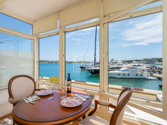 Exclusivo Apartamento en Primera Línea con Vistas al Puerto de Mahón – Ideal para Amantes de la Náutica