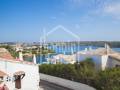 Complejo hotelero de apartamentos en el puerto de Mahón, Menorca