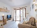 EXCLUSIVA: Bonito apartamento con vistas parciales al mar en Playa de Fornells, Es Mercadal, Menorca.