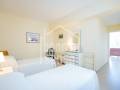Spacious apartment on the water's edge in Cala Moli, Menorca