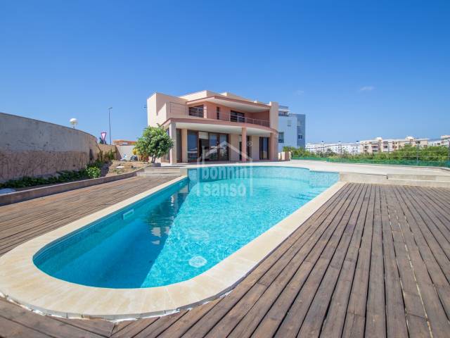 Luxury villa of 300m² with good views of Mahon harbour, Menorca