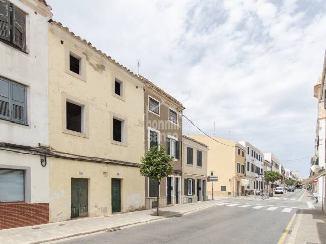 Casa con patio en centro de Mahón -Menorca-
