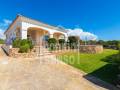 Elegante y tranquilo chalet junto al mar en Binidali, Menorca