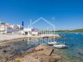 Una joya frente al mar en Es Grau, con licencia turística – Vive Menorca en su máxima expresión
