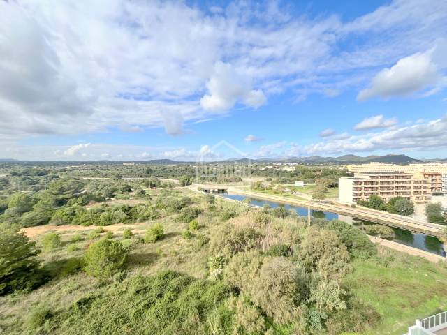 Studio on the 4th floor, building on the frontline, only 20 metres from S’Illot Beach, Mallorca.