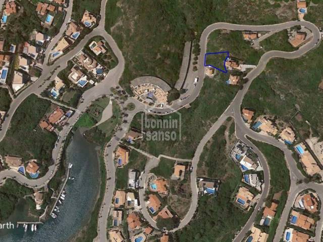 Plot of land to build an individual villa in Cala Llonga, Menorca