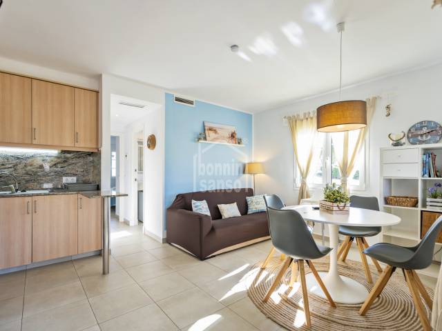 Wunderschöne Wohnung mit gemeinschaftlicher Ferienlizenz in der Nähe des Strandes von Son Bou, Alaior, Menorca.