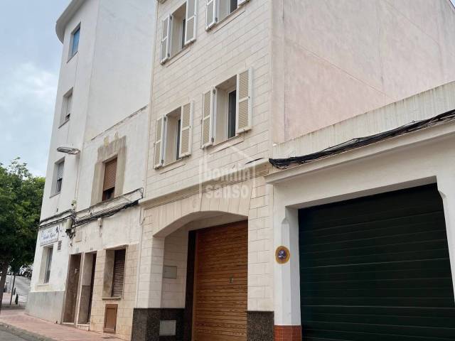 Casa familiar con patio y garaje en Mahón. Menorca