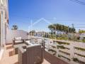 En exclusiva: Casa adosada con licencia turística, piscina privada y vistas al mar en Punta Prima, Menorca