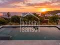 Zeitgenössische Designervilla mit Panoramablick auf das Mittelmeer, Cala Canutells, Menorca.