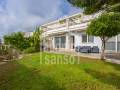 Bonito apartamento con terraza, jardín, dos parkings y vistas al mar en Coves Noves, Es Mercadal. Menorca.