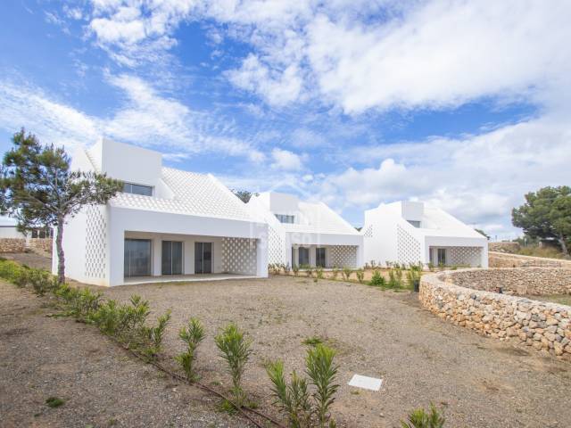 Avantgardasitische Villa mit Meer-Blick in COves Noves, Menorca
