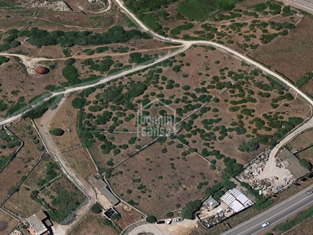Rustic land of approx 15.000m² close to the the peripheral road Via Ronda Sur, Ciudadela, Menorca.