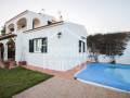 Charmantes Chalet mit Touristenlizenz, ideal als Investition oder Wohnsitz, in Cala'n Blanes, Ciutadella, Menorca, Balearen