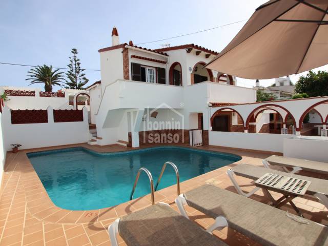 Villa con licencia turística en zona tranquila de Calan Porter. Menorca