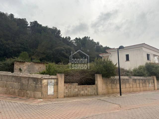 Grand terrain constructible situé dans un quartier résidentiel calme, Ferreries, Minorque