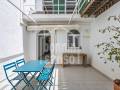 Casa en venta con patio, terraza y múltiples posibilidades, Mahón, Menorca