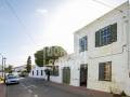 Autentica casa de pueblo menorquina con amplio jardin. Llumesanes. Menorca