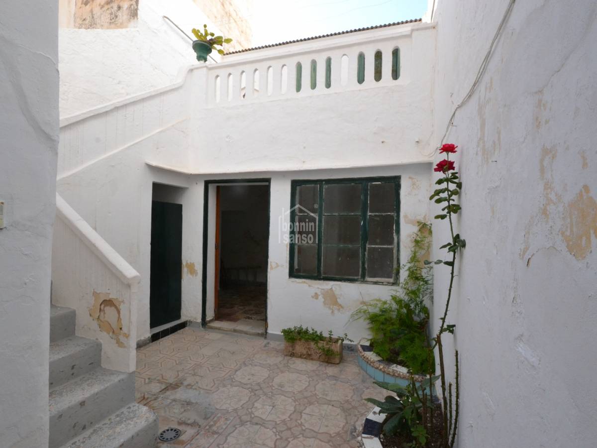 Comprare: casa al piano terra da ristrutturare nel centro ciutadella ... Comprare casa da ristrutturare