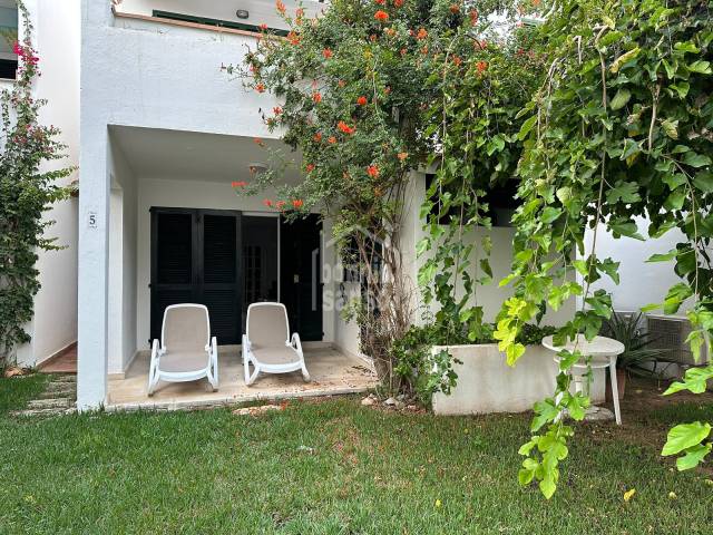 Bonito apartamento con licencia turística en planta baja a lado de la playa de Son Xoriguer, Ciutadella, Menorca