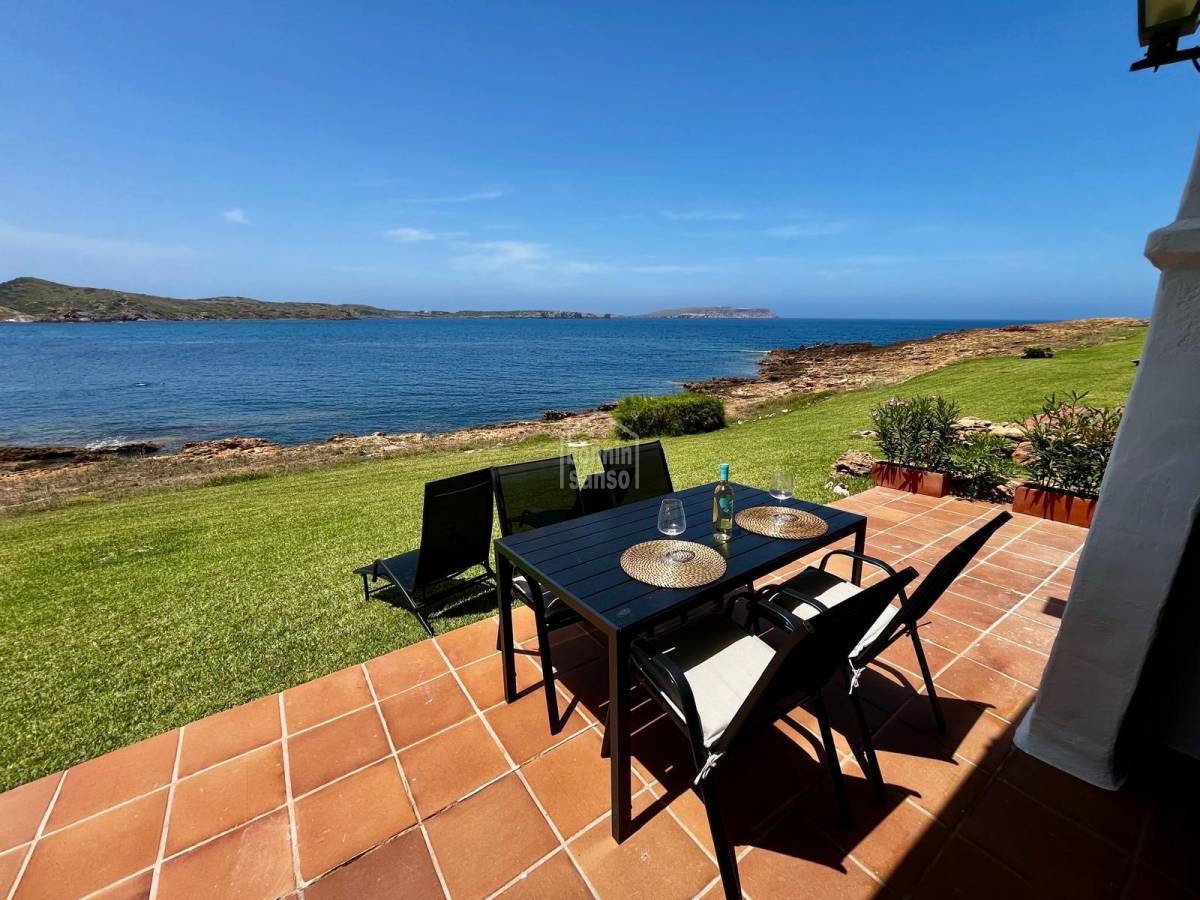 Fantástico apartamento en primera línea de mar , Playas de Fornells, Menorca.