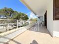 Großzügige und sonnige Wohnung mit seitlichem Meerblick in Cala Millor. Mallorca