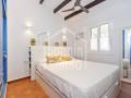 Exclusiva. Bungalow con jardin privado en Calan Blanes, Ciutadella, Menorca